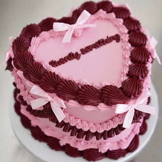 Extra Ruffled Vintage Cake